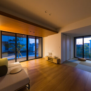 長崎県で建てる注文住宅の平屋casa piatto の和室とリビング施工例